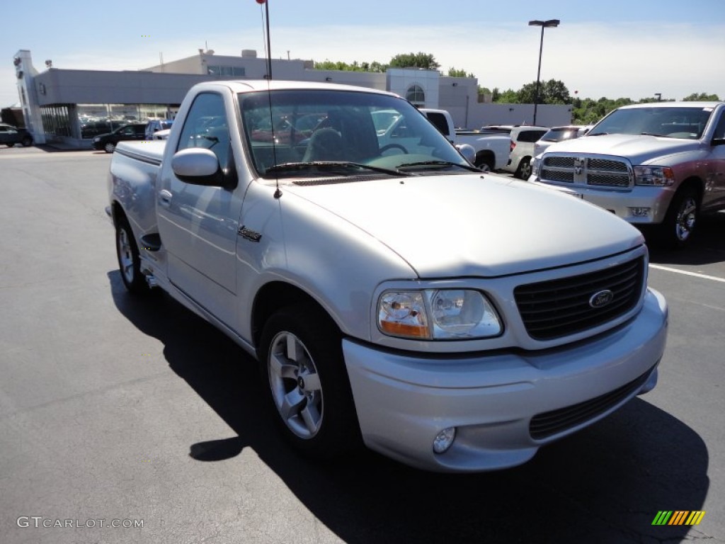 2002 F150 SVT Lightning - Silver Metallic / SVT Medium Graphite photo #11