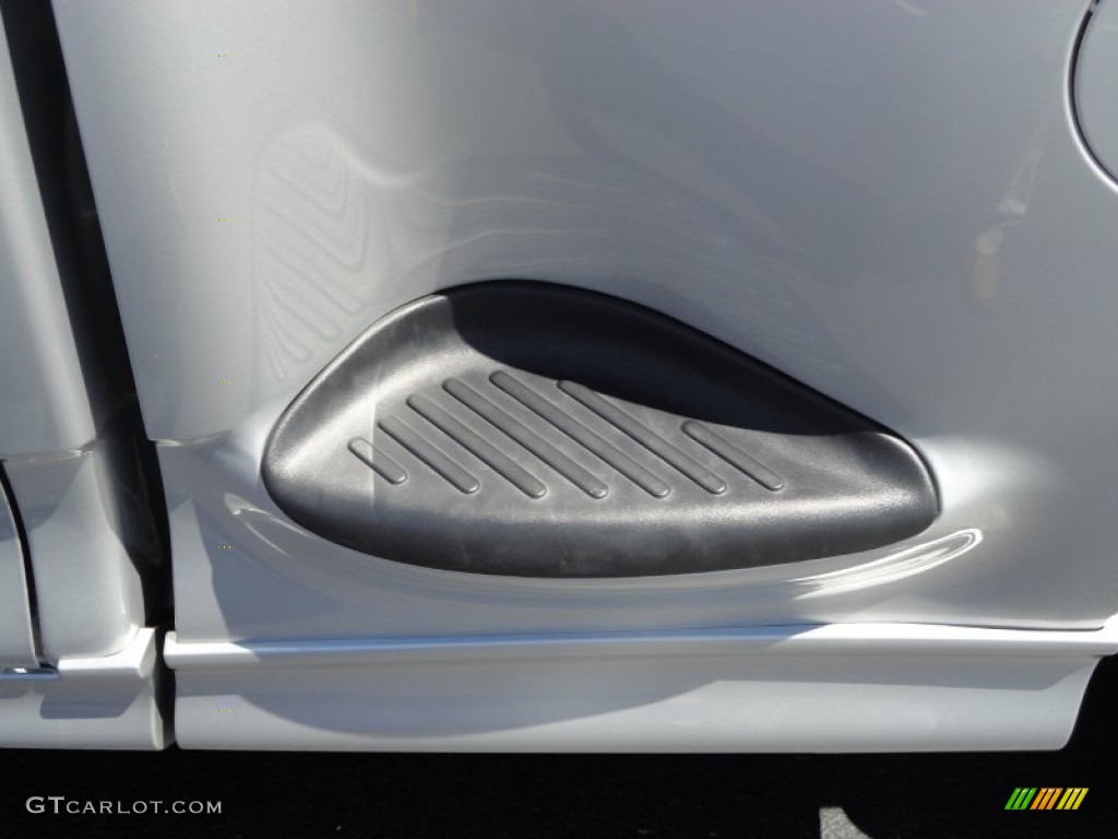 2002 F150 SVT Lightning - Silver Metallic / SVT Medium Graphite photo #13