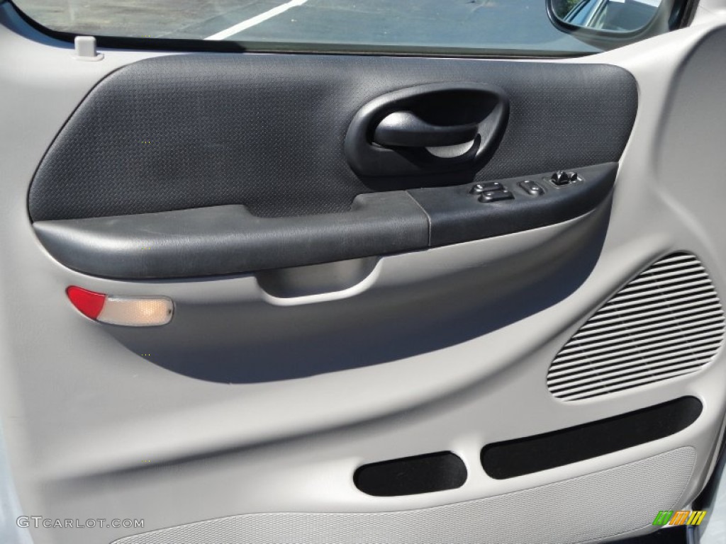 2002 F150 SVT Lightning - Silver Metallic / SVT Medium Graphite photo #16