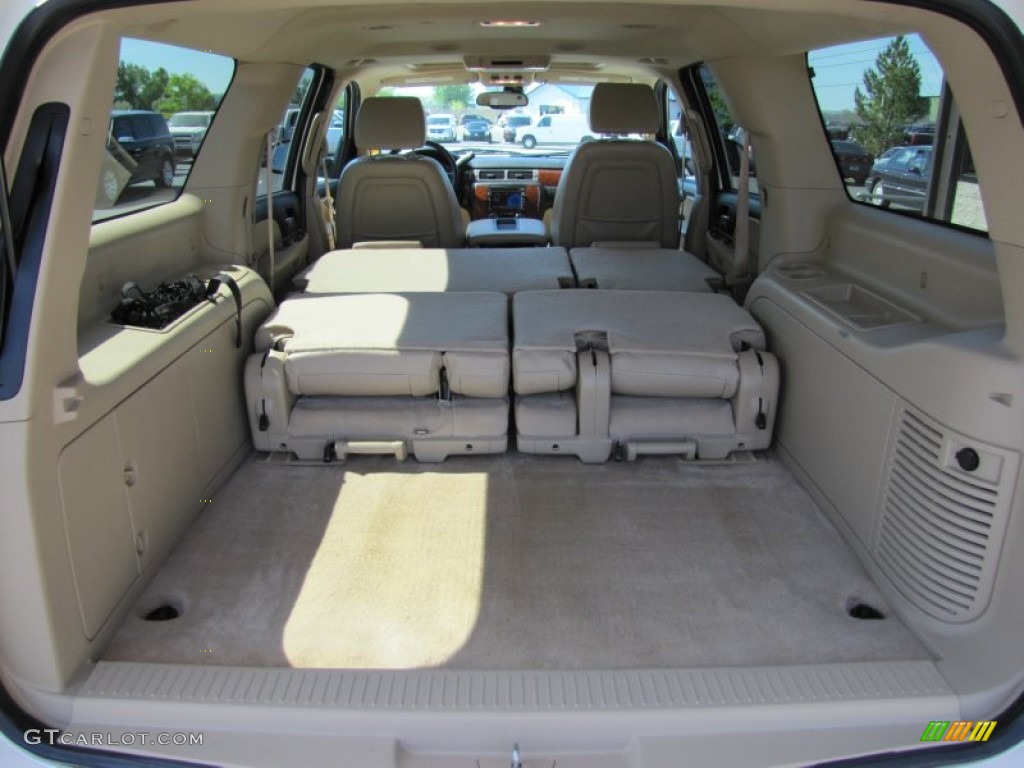 2008 Chevrolet Suburban 1500 LTZ 4x4 Trunk Photo #51043207