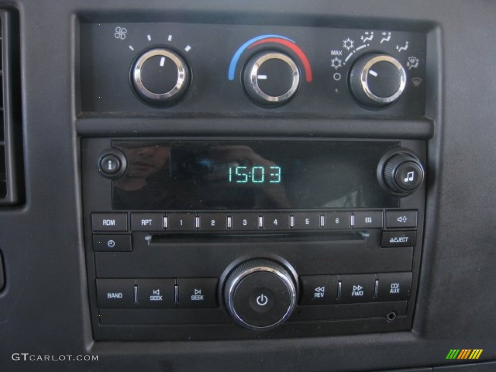 2009 Chevrolet Express 3500 Extended Passenger Van Controls Photos