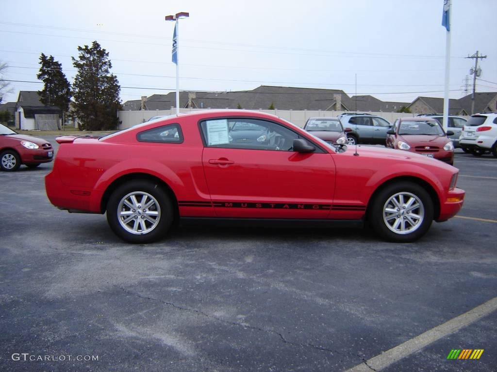 2007 Mustang V6 Deluxe Coupe - Torch Red / Dark Charcoal photo #6