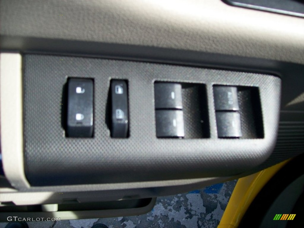 2008 F250 Super Duty XLT Crew Cab 4x4 - Blazing Yellow / Medium Stone photo #8