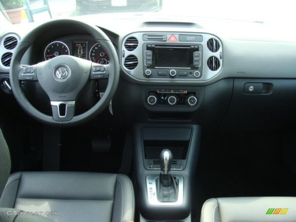 2011 Volkswagen Tiguan SE 4Motion Charcoal Dashboard Photo #51051907