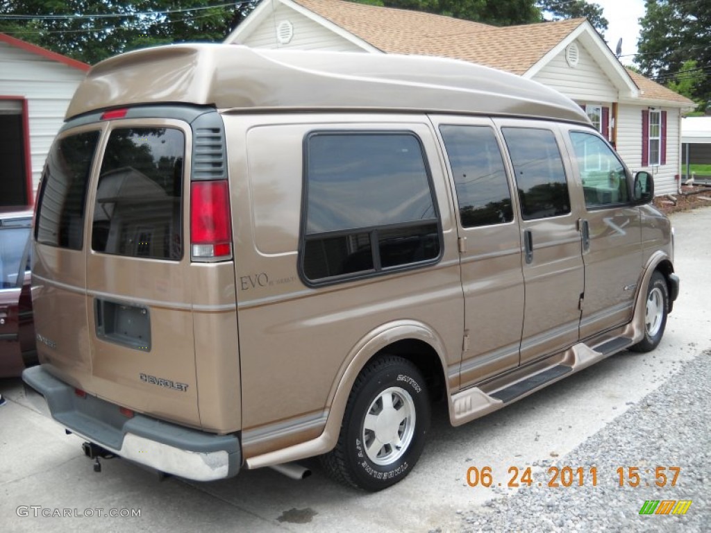 Light Autumnwood Metallic 2000 Chevrolet Express G1500 Passenger Conversion Van Exterior Photo #51052153