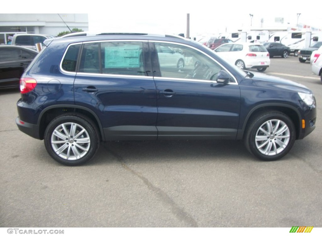 2011 Tiguan SE 4Motion - Night Blue Metallic / Sandstone photo #5