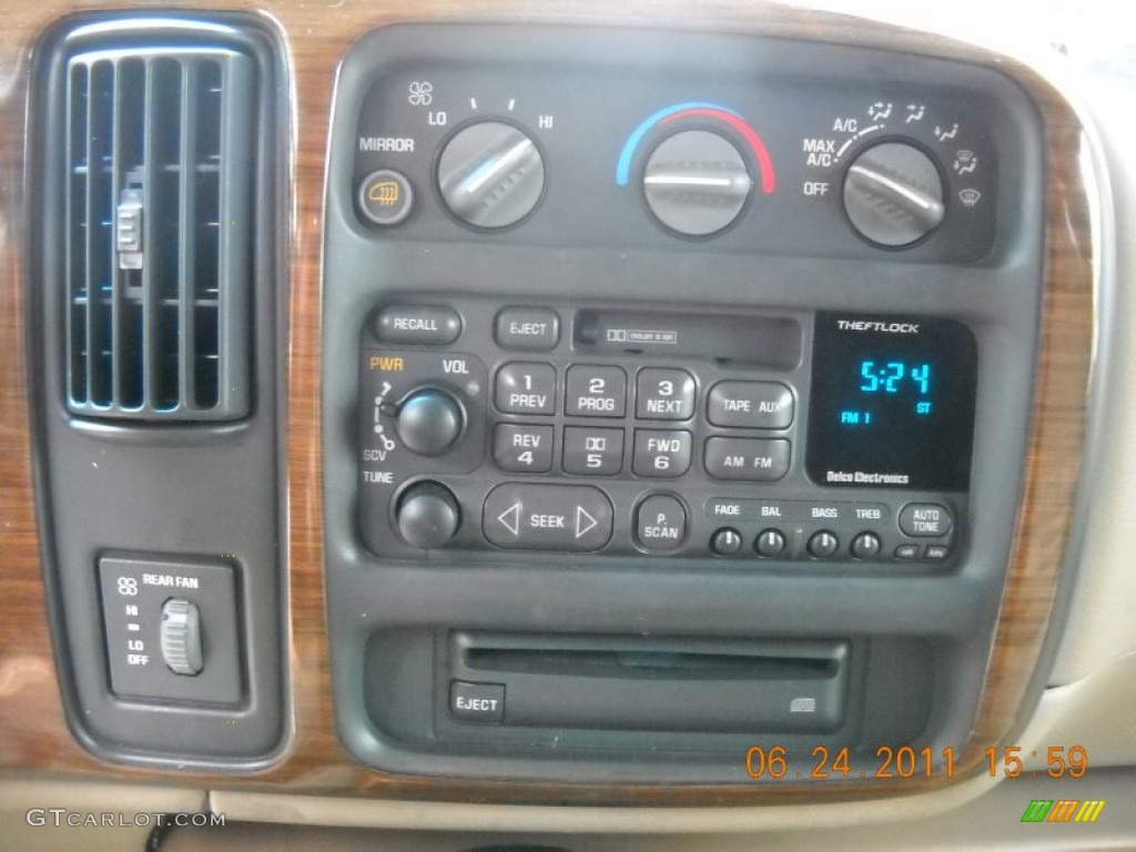 2000 Chevrolet Express G1500 Passenger Conversion Van Controls Photo #51052219