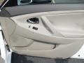 Super White - Camry LE Photo No. 22