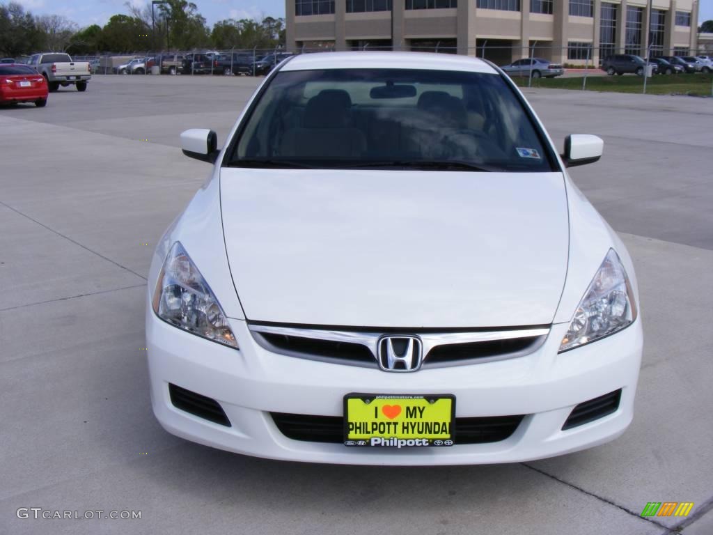 2007 Accord SE Sedan - Taffeta White / Ivory photo #3