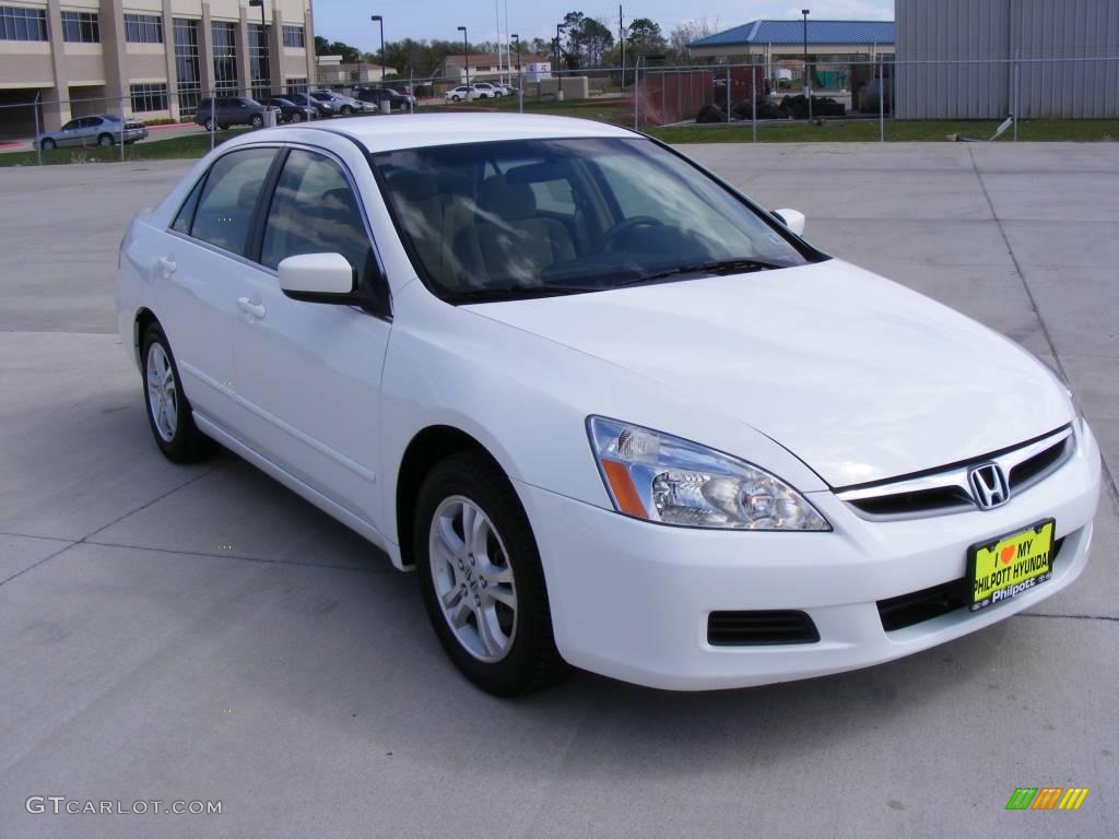 2007 Accord SE Sedan - Taffeta White / Ivory photo #4