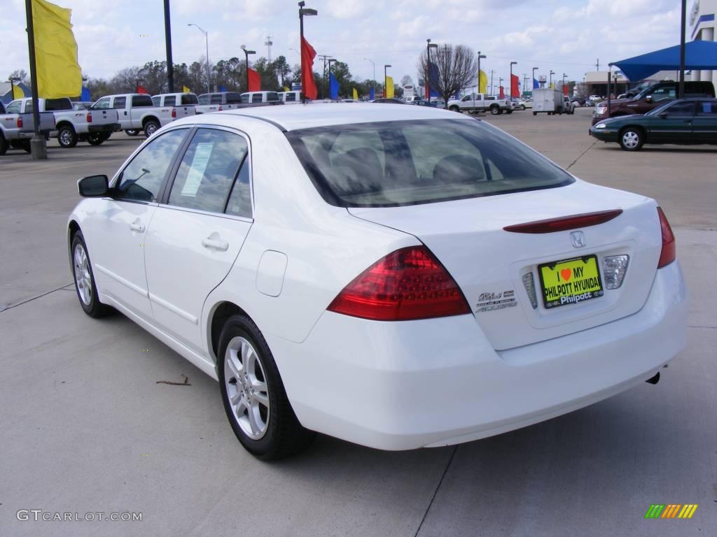 2007 Accord SE Sedan - Taffeta White / Ivory photo #8