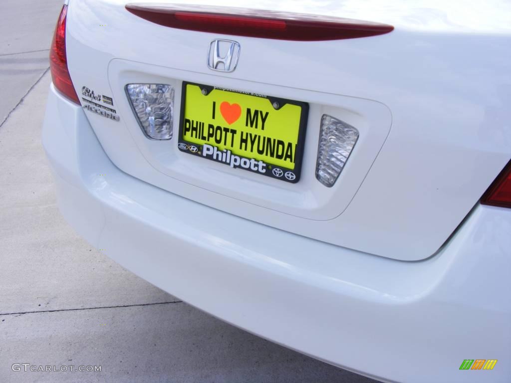 2007 Accord SE Sedan - Taffeta White / Ivory photo #11