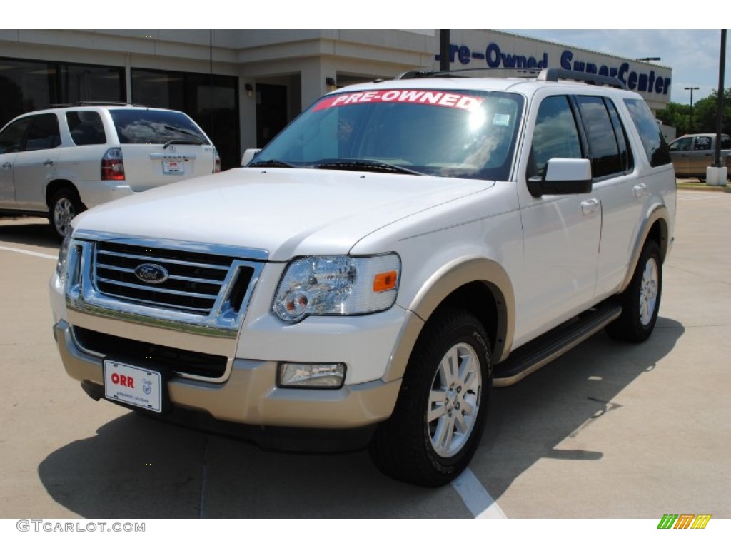 White Platinum Tri-Coat Ford Explorer