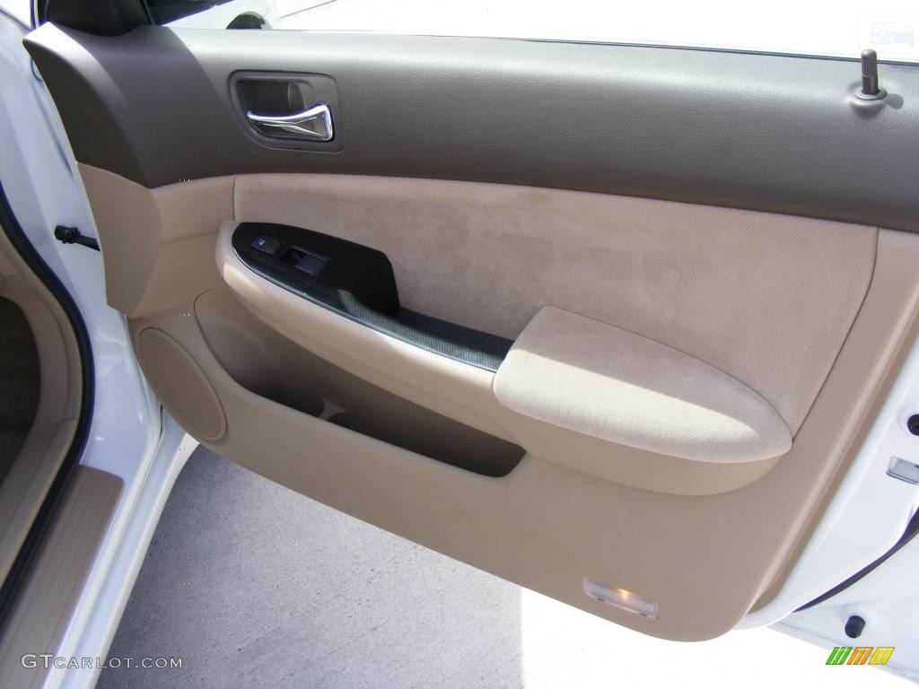 2007 Accord SE Sedan - Taffeta White / Ivory photo #20