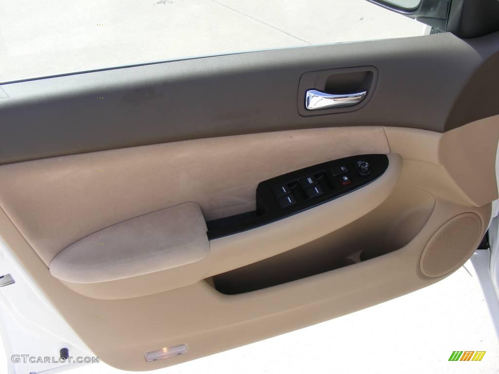 2007 Accord SE Sedan - Taffeta White / Ivory photo #31
