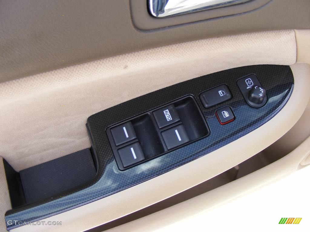 2007 Accord SE Sedan - Taffeta White / Ivory photo #32