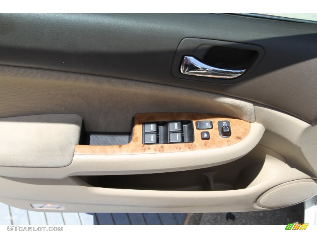 2004 Accord EX Sedan - Taffeta White / Ivory photo #14