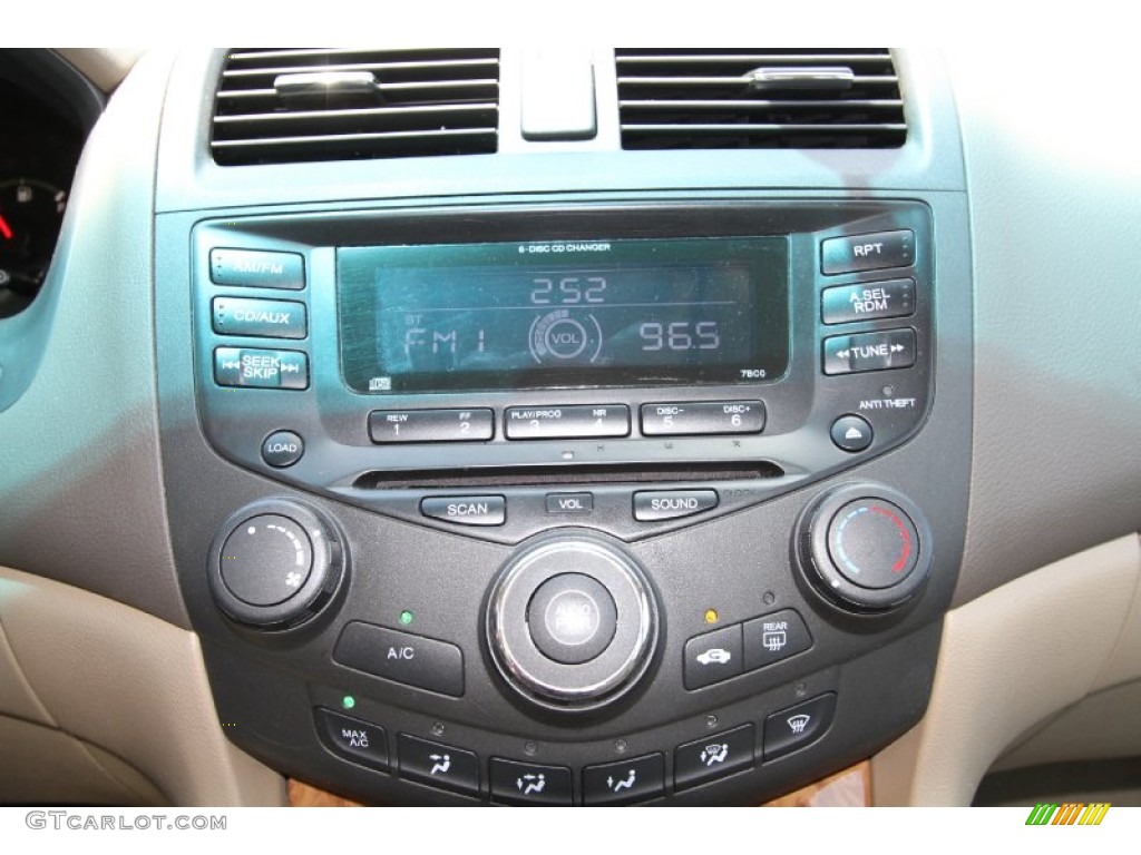 2004 Accord EX Sedan - Taffeta White / Ivory photo #18
