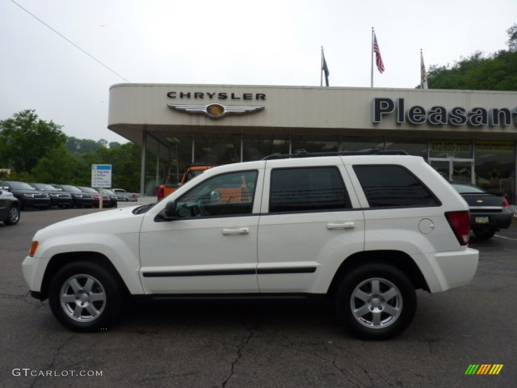 2008 Grand Cherokee Laredo 4x4 - Stone White / Khaki photo #2