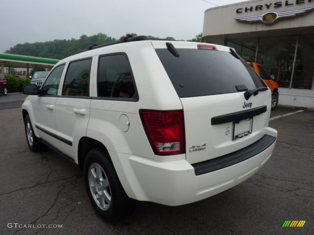 2008 Grand Cherokee Laredo 4x4 - Stone White / Khaki photo #3