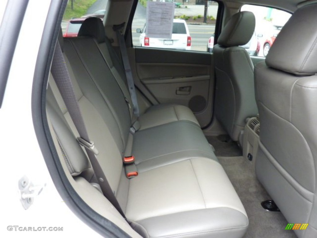 2008 Grand Cherokee Laredo 4x4 - Stone White / Khaki photo #16