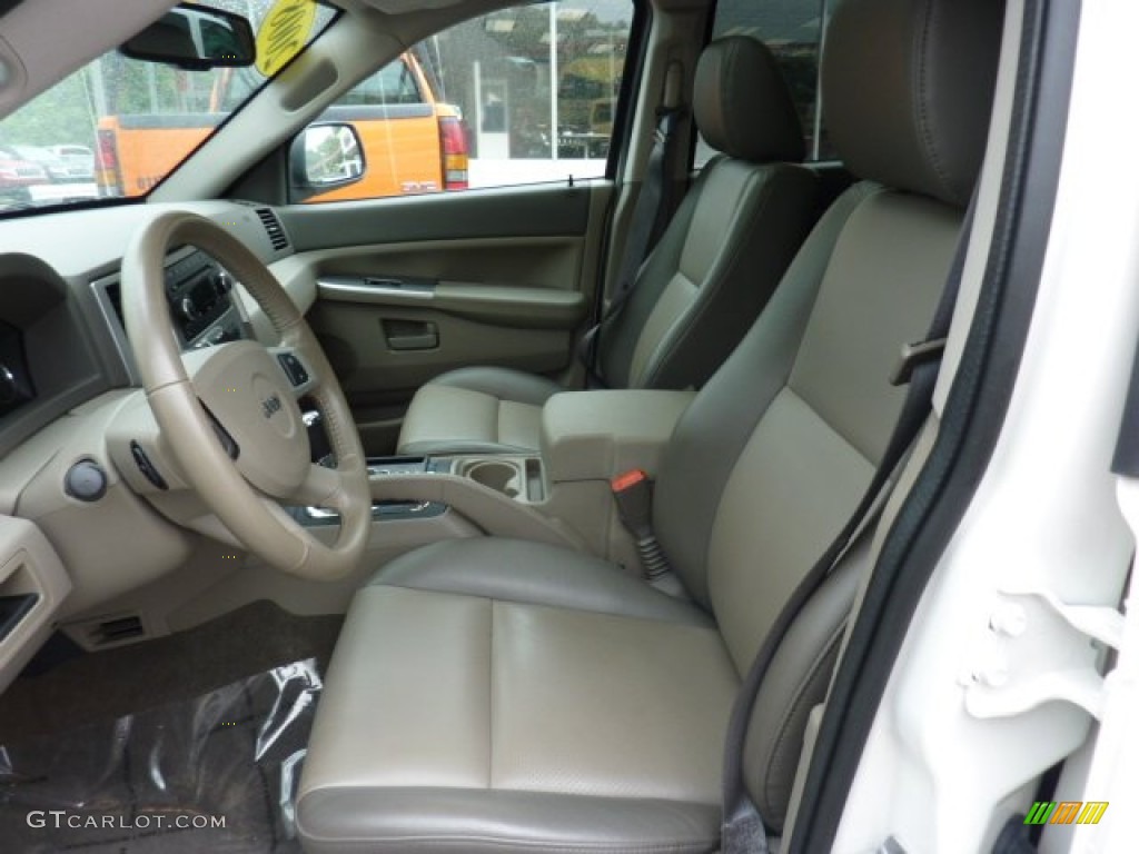 2008 Grand Cherokee Laredo 4x4 - Stone White / Khaki photo #18