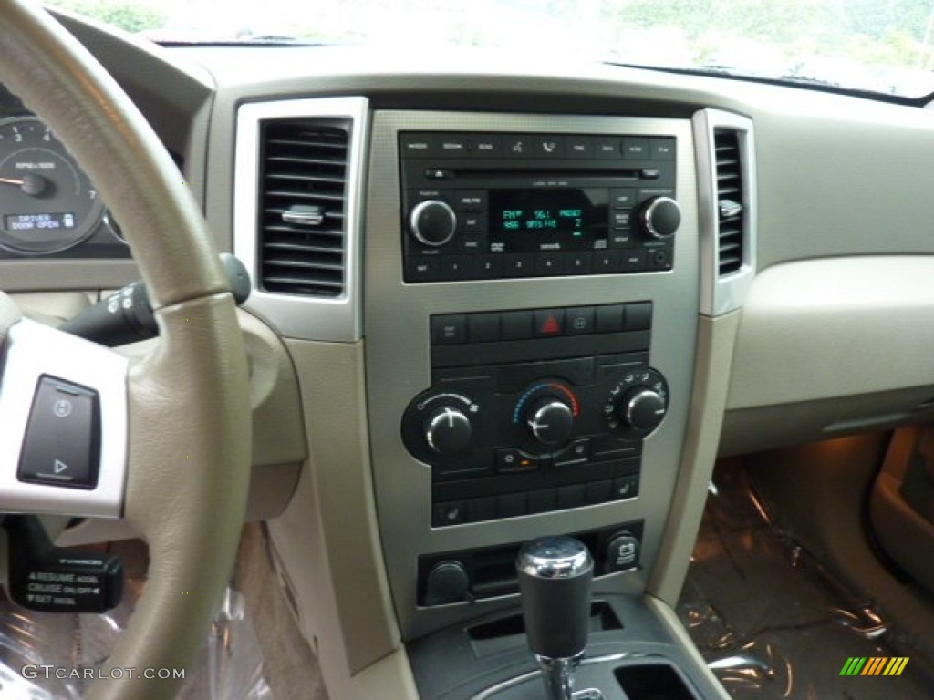 2008 Grand Cherokee Laredo 4x4 - Stone White / Khaki photo #23