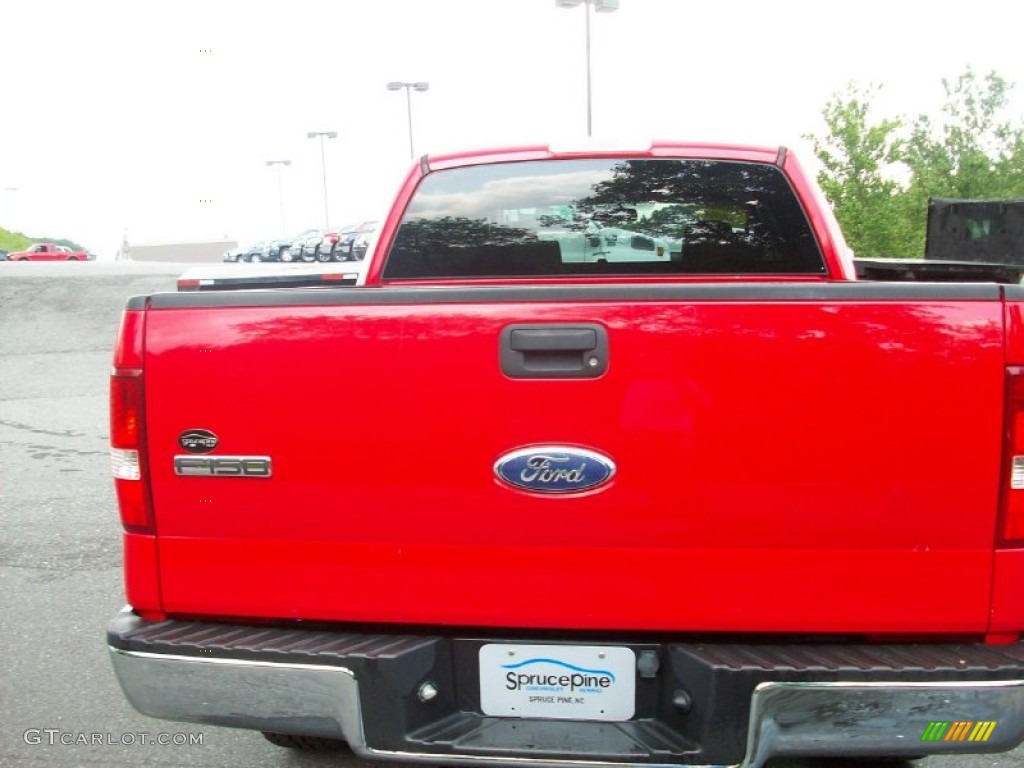 2006 F150 XLT SuperCrew 4x4 - Bright Red / Medium/Dark Flint photo #8