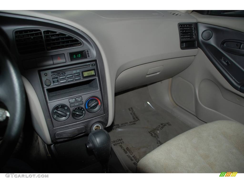 2002 Elantra GLS Sedan - Nordic White / Beige photo #9