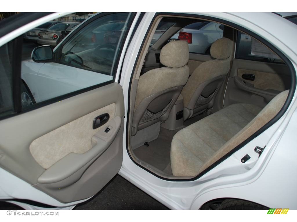 2002 Elantra GLS Sedan - Nordic White / Beige photo #18
