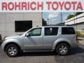 2006 Silver Lightning Metallic Nissan Pathfinder SE 4x4  photo #1