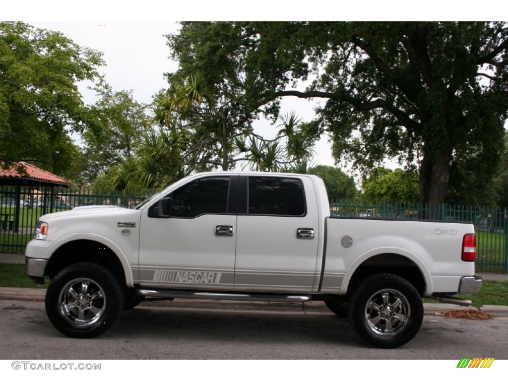 2005 F150 Lariat SuperCrew 4x4 - Oxford White / Black photo #3