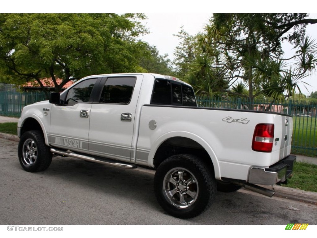 2005 F150 Lariat SuperCrew 4x4 - Oxford White / Black photo #5
