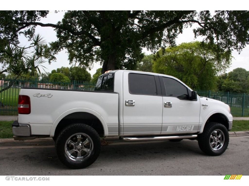 2005 F150 Lariat SuperCrew 4x4 - Oxford White / Black photo #10