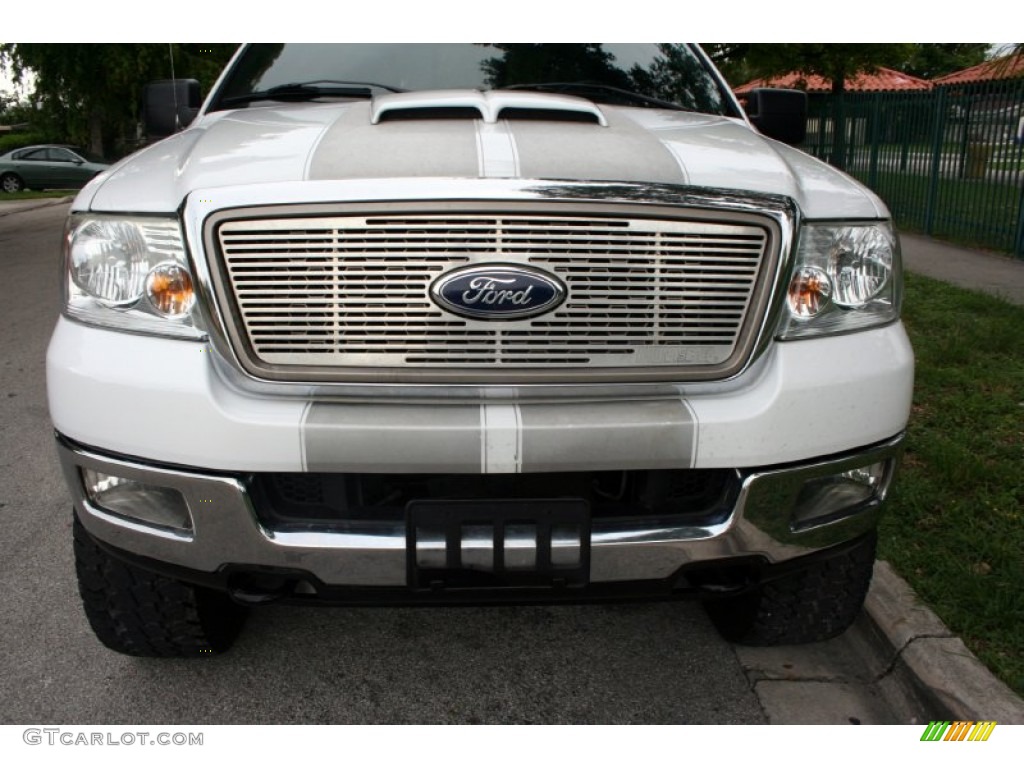 2005 F150 Lariat SuperCrew 4x4 - Oxford White / Black photo #17