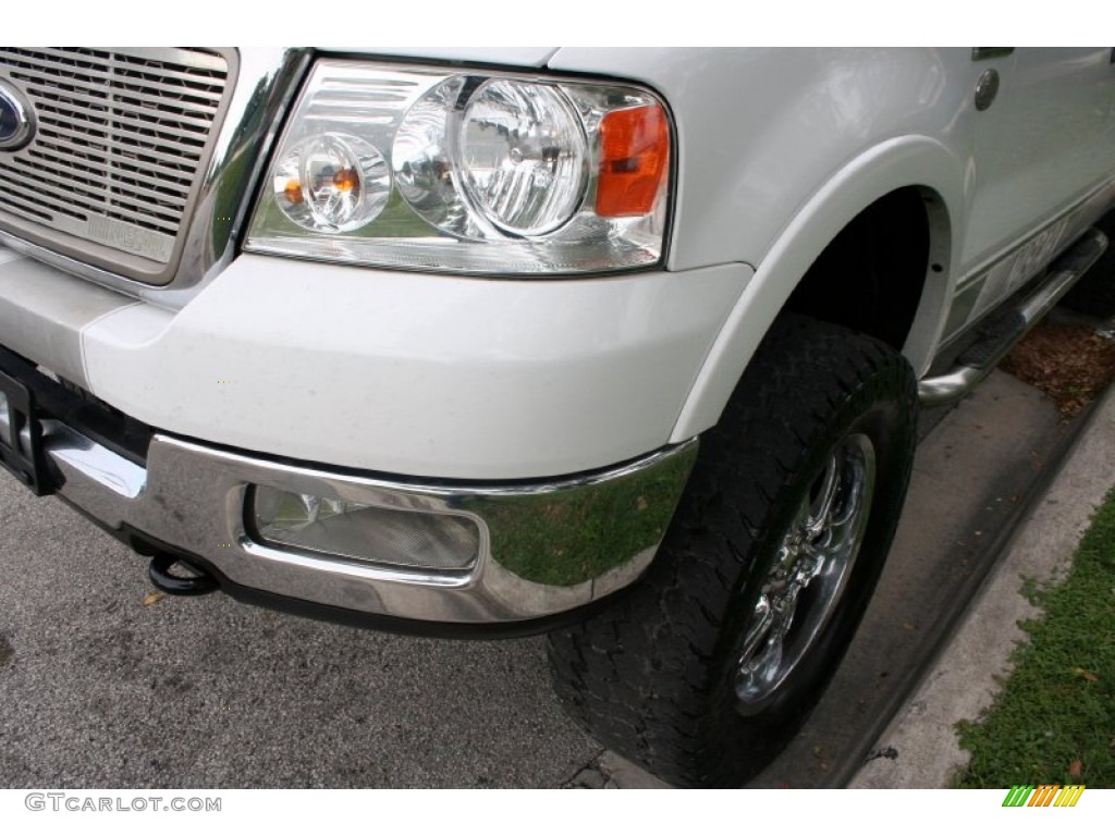 2005 F150 Lariat SuperCrew 4x4 - Oxford White / Black photo #20