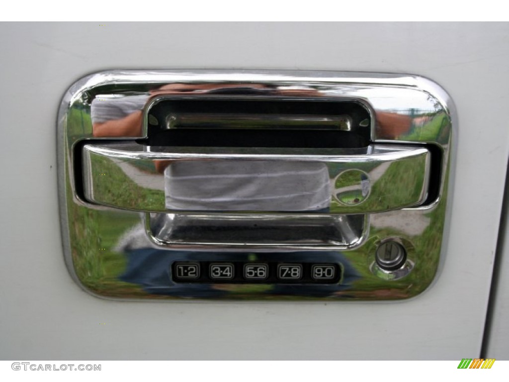 2005 F150 Lariat SuperCrew 4x4 - Oxford White / Black photo #23