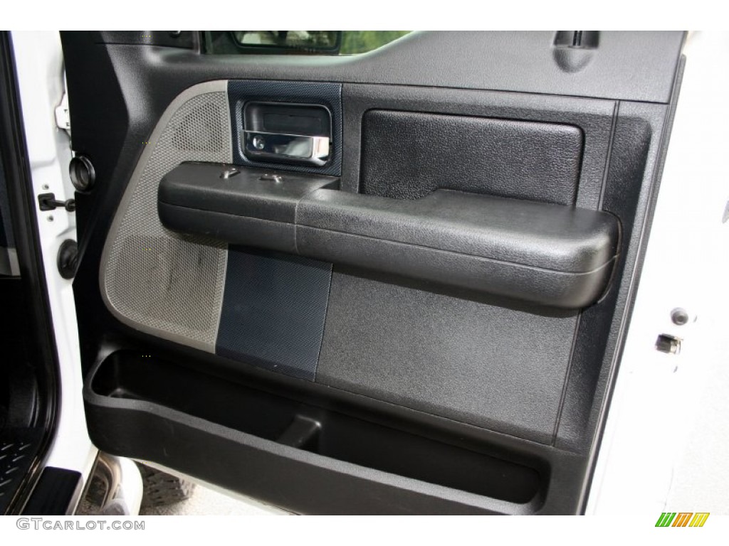 2005 F150 Lariat SuperCrew 4x4 - Oxford White / Black photo #32