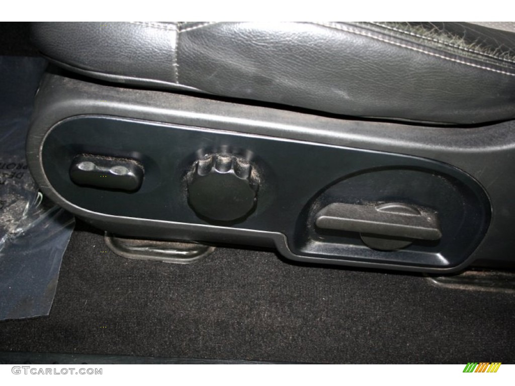 2005 F150 Lariat SuperCrew 4x4 - Oxford White / Black photo #43