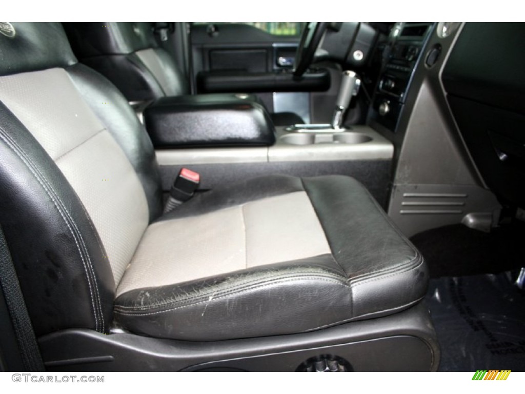 2005 F150 Lariat SuperCrew 4x4 - Oxford White / Black photo #48