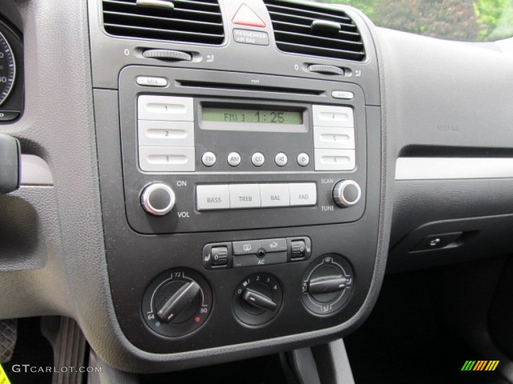 2008 Volkswagen Jetta S Sedan Controls Photo #51074576