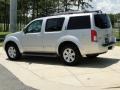 Silver Lightning Metallic - Pathfinder LE 4x4 Photo No. 7