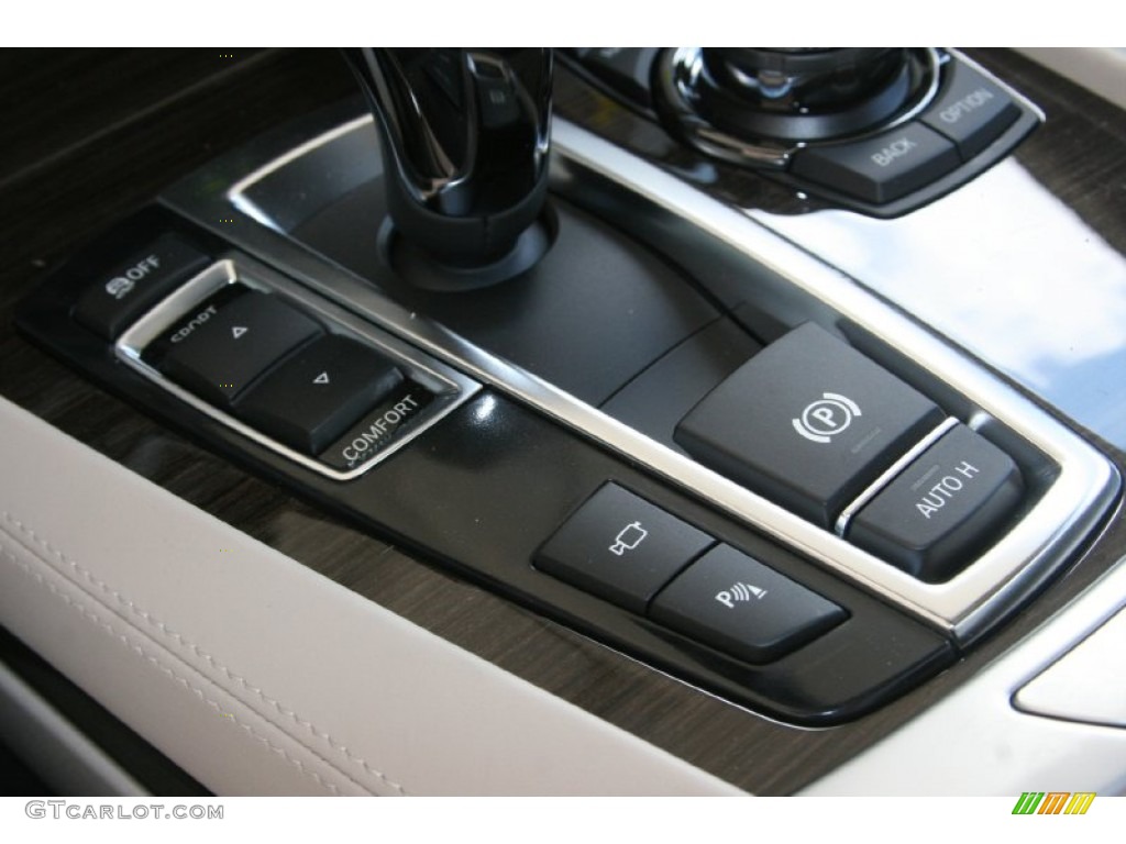 2012 BMW 7 Series 750Li Sedan Controls Photo #51078038