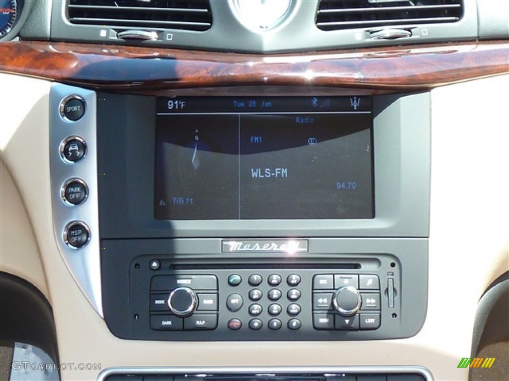 2011 Maserati GranTurismo Convertible GranCabrio Controls Photo #51080987