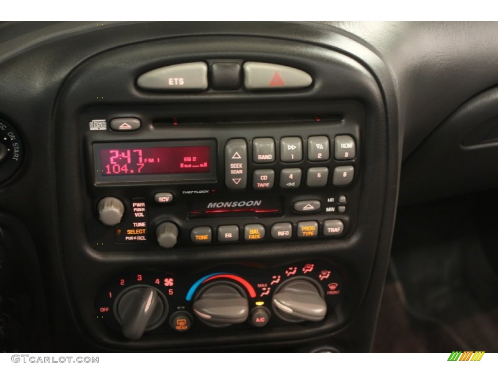 2003 Pontiac Grand Am GT Coupe Controls Photo #51081482