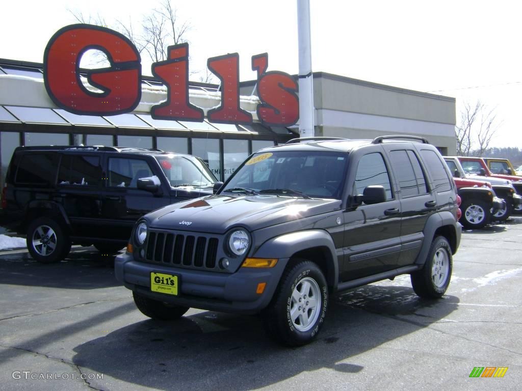 2005 Liberty Sport 4x4 - Dark Khaki Pearl / Khaki photo #1