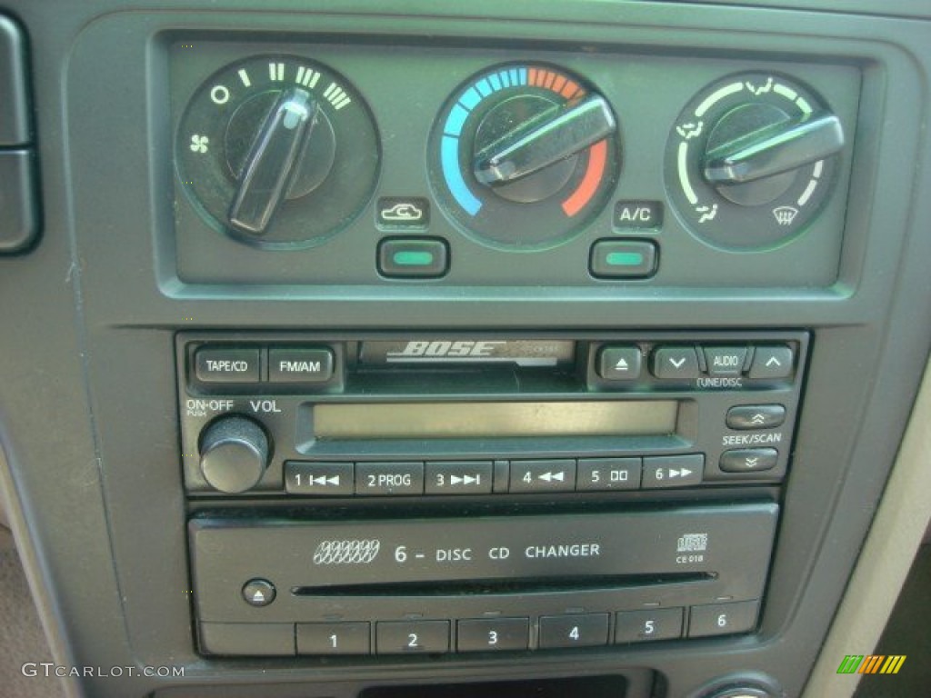 2001 Nissan Pathfinder LE Controls Photo #51083255