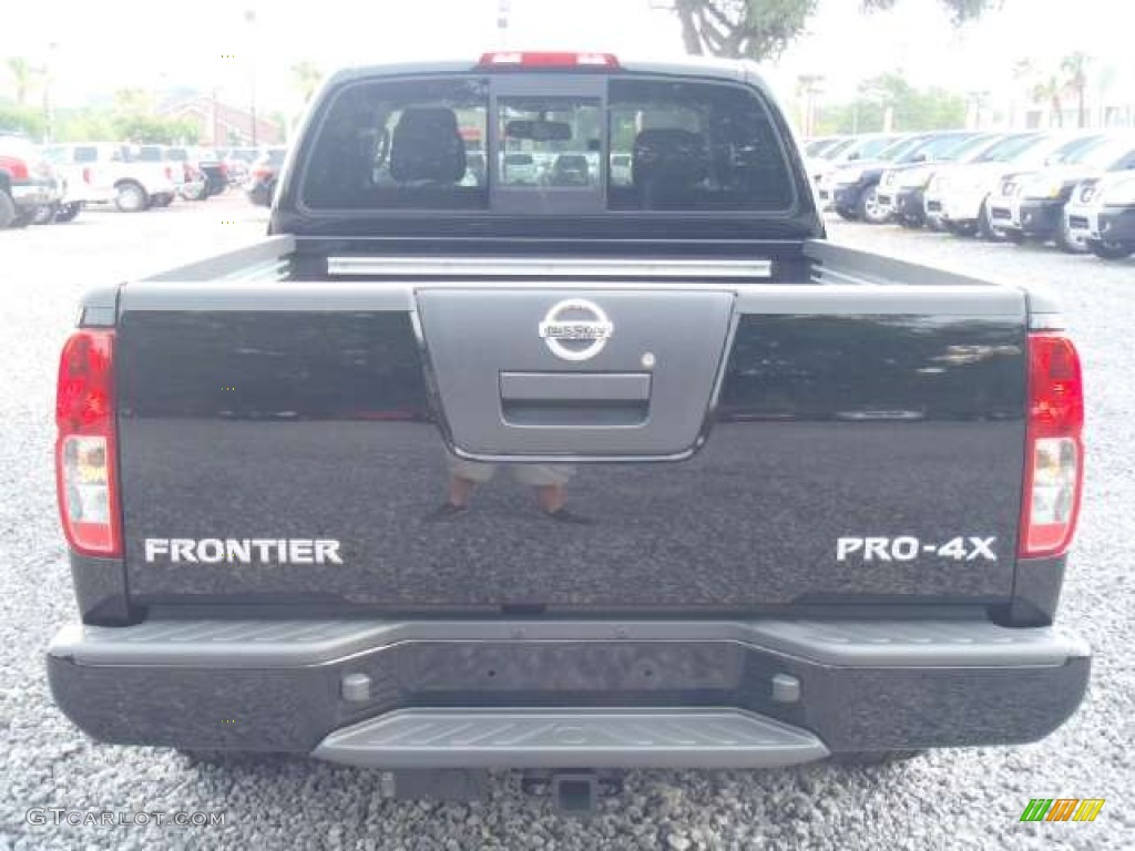 2011 Frontier Pro-4X King Cab - Super Black / Pro 4X Graphite/Red photo #4