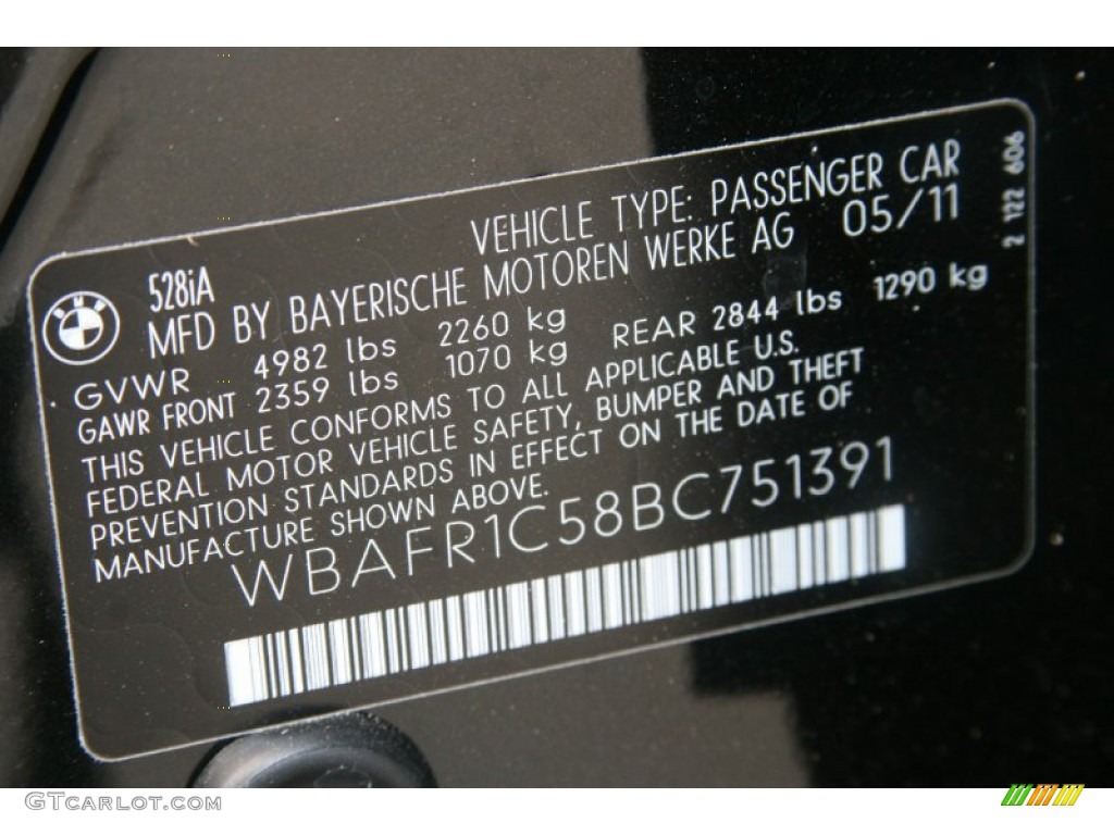 2011 5 Series 528i Sedan - Black Sapphire Metallic / Oyster/Black photo #5