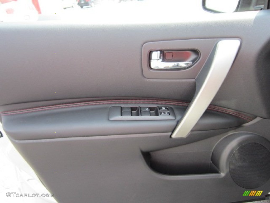 2011 Rogue SL AWD - Silver Ice Metallic / Black photo #15